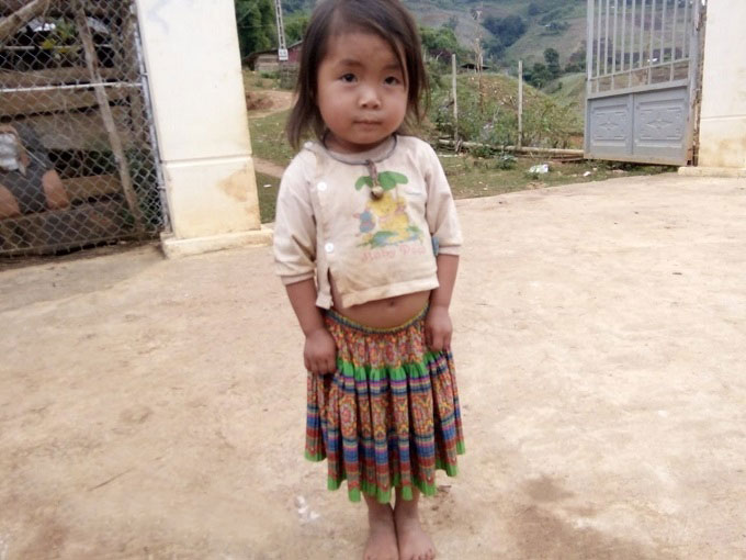 Rét đậm ở miền Bắc: Trẻ em vùng cao chân trần co ro trong giá buốt